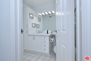 Single Family Residence, 2107 Rockdale ave, Simi Valley, CA 93063 - 38