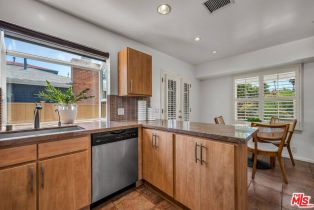 Single Family Residence, 2914 Grayson ave, Venice, CA 90291 - 5