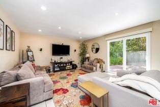 Single Family Residence, 17121 Escalon dr, Encino, CA 91436 - 11