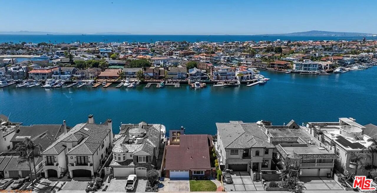 Single Family Residence, 16661 Carousel ln, Huntington Beach, CA 92649 - 1