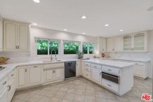 Single Family Residence, 5403 Oakdale ave, Woodland Hills, CA 91364 - 11