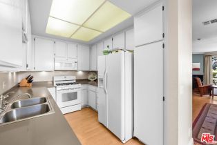 Condominium, 2405 34th st, Santa Monica, CA 90405 - 10