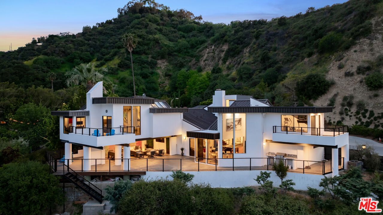 Single Family Residence, 3372 Longridge ter, Sherman Oaks, CA 91423 - 1