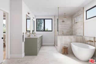 Single Family Residence, 1016 Palms blvd, Venice, CA 90291 - 5