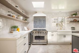 Single Family Residence, 16733 Oak View dr, Encino, CA 91436 - 11