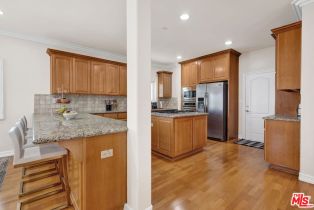Condominium, 2104 Clark ln, Redondo Beach, CA 90278 - 9