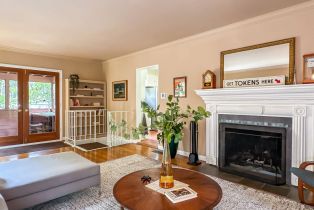 Single Family Residence, 752 Country Club dr, Burbank, CA 91501 - 4