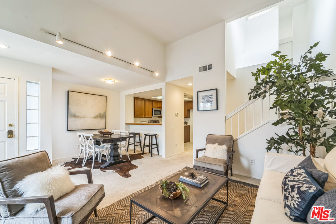 Condominium, 5723 Canterbury dr, Culver City, CA 90230 - 1