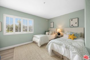 Condominium, 12060 Hoffman st, Studio City, CA 91604 - 8