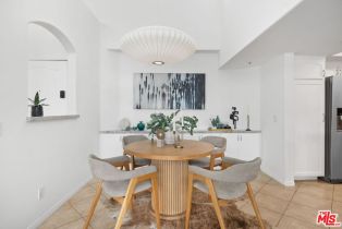 Condominium, 12060 Hoffman st, Studio City, CA 91604 - 4