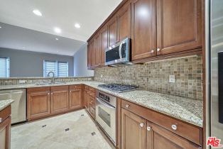 Condominium, 143 Arnaz dr, Beverly Hills, CA 90211 - 21