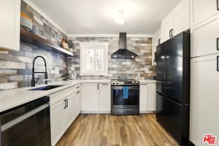 Condominium, 18547 Collins st, Tarzana, CA 91356 - 2