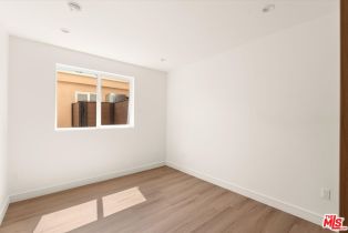 Single Family Residence, 5910 Mammoth ave, Sherman Oaks, CA 91401 - 10