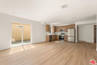 Single Family Residence, 5910 Mammoth ave, Sherman Oaks, CA 91401 - 3