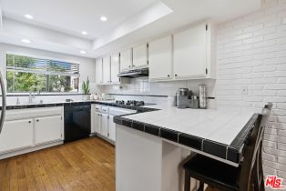 Condominium, 5757 Owensmouth ave, Woodland Hills, CA 91367 - 12