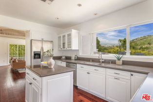 Single Family Residence, 3530 Coy dr, Sherman Oaks, CA 91423 - 4