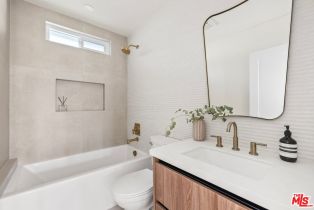 Single Family Residence, 15727 Hartsook st, Encino, CA 91436 - 12