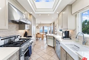 Residential Income, 683 Sleepy Hollow ln, Laguna Beach, CA 92651 - 4