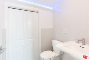 , 130 San Vicente blvd, Santa Monica, CA 90402 - 7