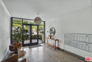 , 930 3rd st, Santa Monica, CA 90403 - 4