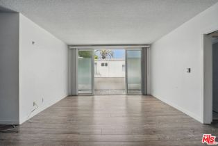 , 930 3rd st, Santa Monica, CA 90403 - 7