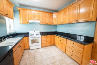 , 2400 Pacific ave, Venice, CA 90291 - 3