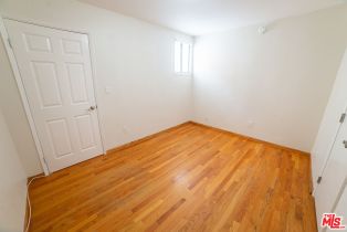 , 2400 Pacific ave, Venice, CA 90291 - 9