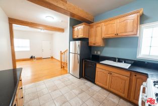 , 2400 Pacific ave, Venice, CA 90291 - 4