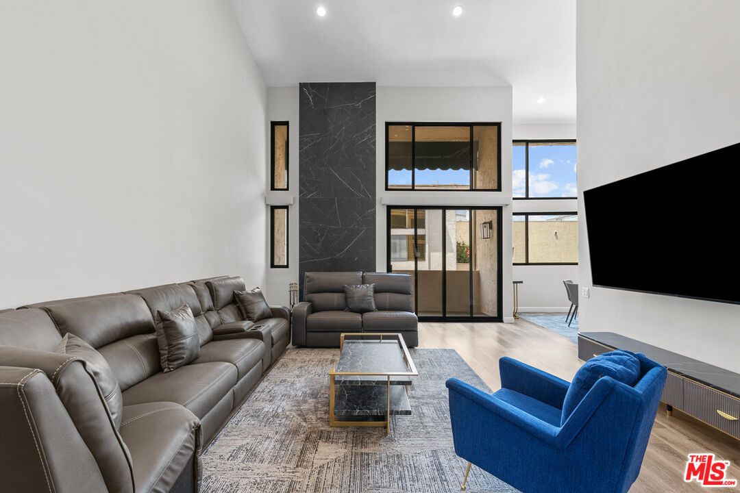 Condominium, 5310 Zelzah ave, Encino, CA 91316 - 1