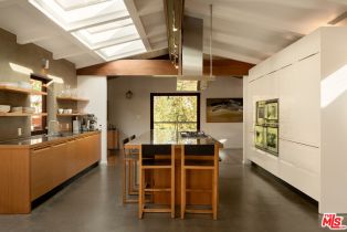 Single Family Residence, 415 Mesa rd, Santa Monica, CA 90402 - 8