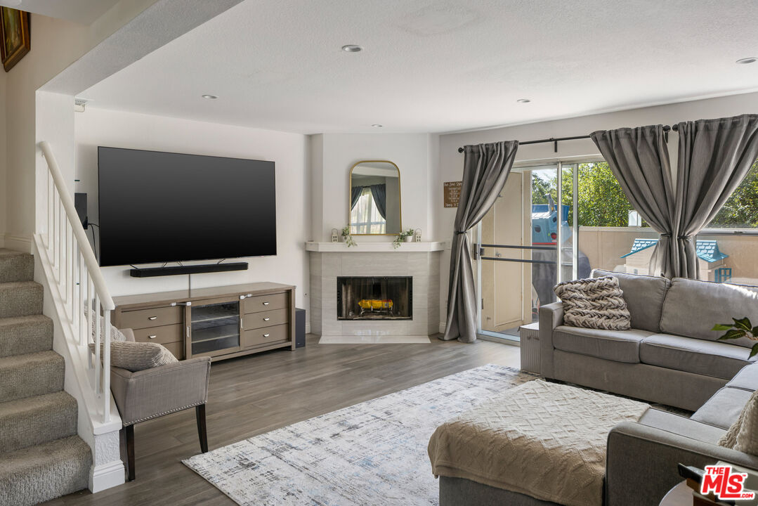 Condominium, 2731 Erringer rd, Simi Valley, CA 93065 - 1