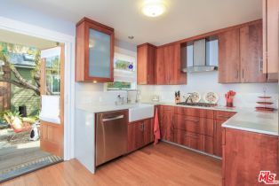 Single Family Residence, 124 HART ave, Santa Monica, CA 90405 - 10