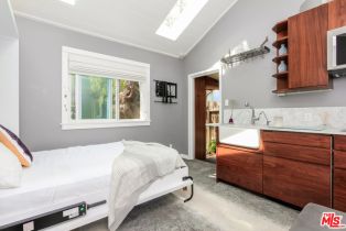 Single Family Residence, 124 HART ave, Santa Monica, CA 90405 - 24