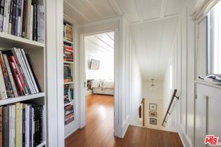 Single Family Residence, 124 HART ave, Santa Monica, CA 90405 - 11