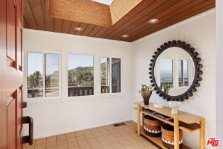 Single Family Residence, 921 La Rambla dr, Burbank, CA 91501 - 4