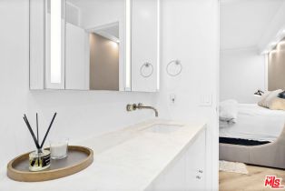 , 1131 Alta Loma rd, West Hollywood , CA 90069 - 8