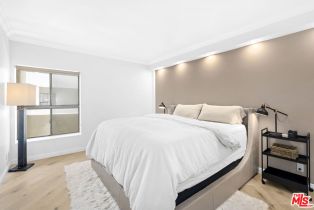 , 1131 Alta Loma rd, West Hollywood , CA 90069 - 9