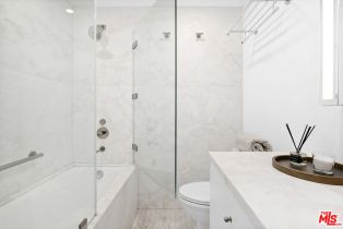 , 1131 Alta Loma rd, West Hollywood , CA 90069 - 7