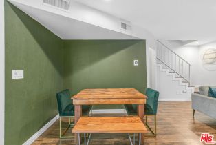 , 4230 Whitsett ave, Studio City, CA 91604 - 5