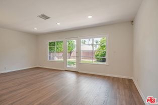 Single Family Residence, 22125 Costanso st, Woodland Hills, CA 91364 - 12