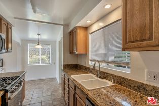 Single Family Residence, 22125 Costanso st, Woodland Hills, CA 91364 - 16