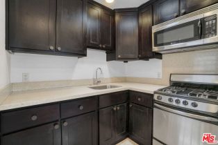 Residential Income, 2404 Ocean Park blvd, Santa Monica, CA 90405 - 16