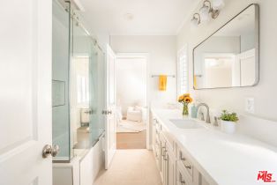 Single Family Residence, 678 Loring ave, Westwood, CA 90024 - 23