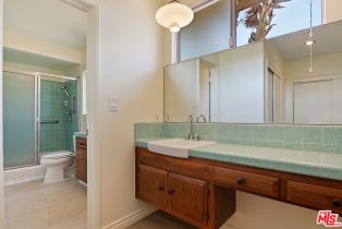 Single Family Residence, 16840 Oak View dr, Encino, CA 91436 - 38