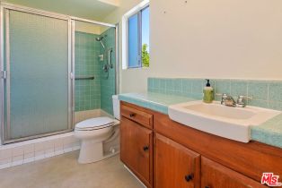 Single Family Residence, 16840 Oak View dr, Encino, CA 91436 - 39