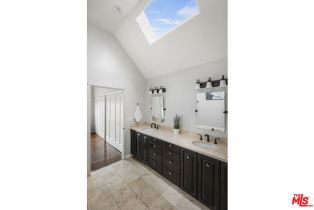 Single Family Residence, 13324 Valley Vista blvd, Sherman Oaks, CA 91423 - 29