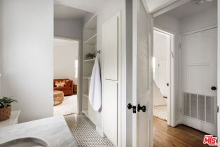 Single Family Residence, 13324 Valley Vista blvd, Sherman Oaks, CA 91423 - 36