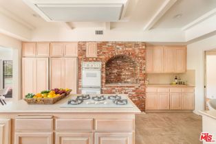 Single Family Residence, 17552 Camino De Yatasto, Pacific Palisades, CA 90272 - 15