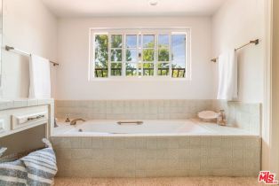 Single Family Residence, 17552 Camino De Yatasto, Pacific Palisades, CA 90272 - 51