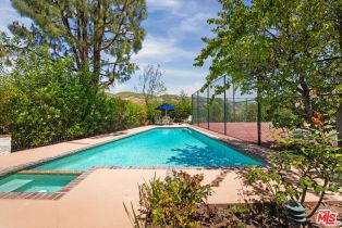 Single Family Residence, 17552 Camino De Yatasto, Pacific Palisades, CA 90272 - 24